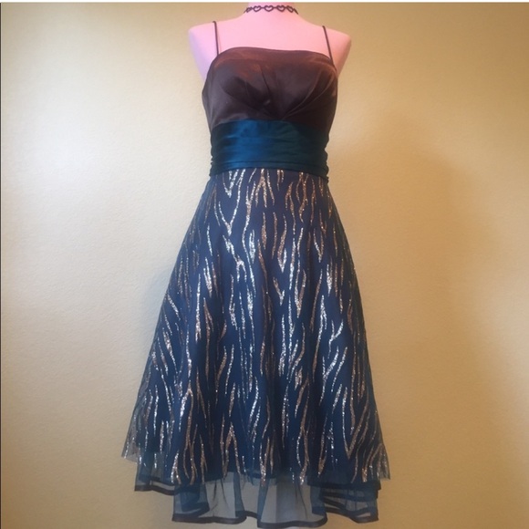 π Beautiful Formal Metallic Glitter Swirl Layered Y2K Prom Dress NWOT - Picture 11 of 11